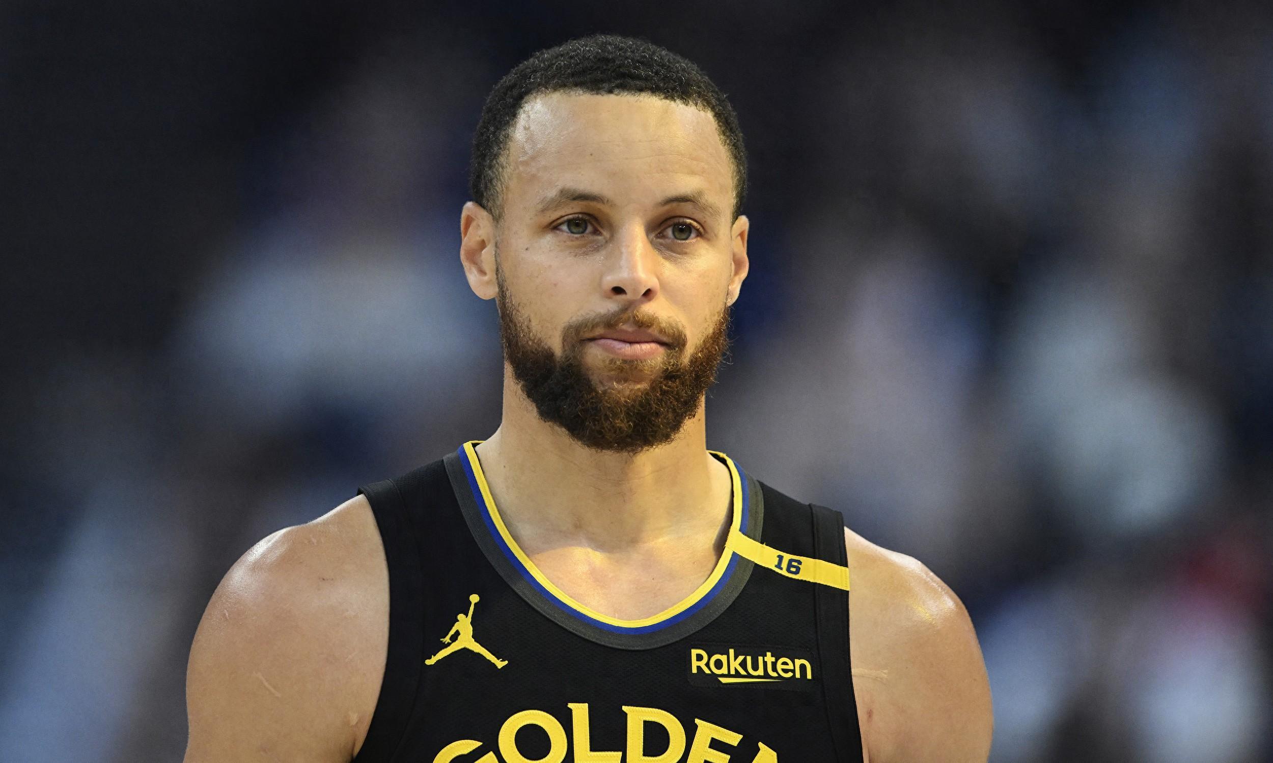 巴萨迎来疯狂十二月，团队成长关键期（巴萨踏入魔鬼十二月，球队蜕变关键期）