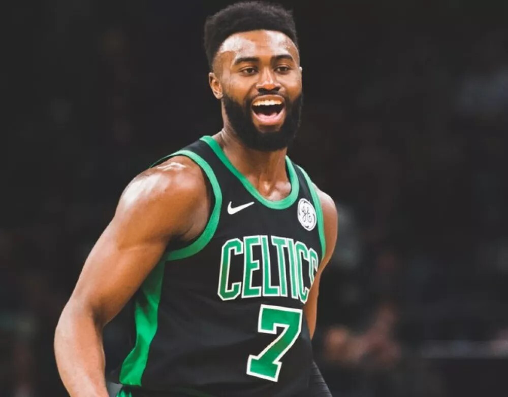 利物浦欧冠小组／联赛阶段主场13连胜，近25场只输1场（红军主场强势：欧冠小组赛+联赛豪取13连胜，近25战仅一败）