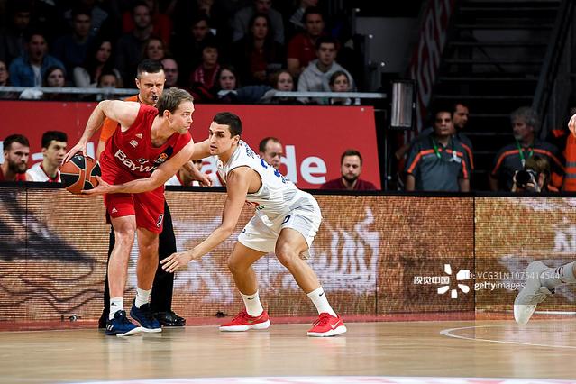 莱万：现在最好不要谈论亚马尔；合同的事我不着急（莱万：当下别谈亚马尔；合同问题我并不着急）