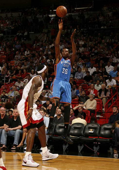 进步明显！杨瀚森用英语感谢粉丝节日礼物：我会把它珍藏起来（进步显著！杨瀚森用英文向粉丝致谢节日礼物：我会好好珍藏）