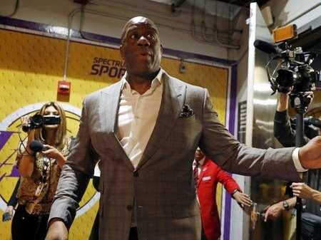 篮球勇士球星连续三场助攻上双（勇士球星连续三战送出两位数助攻）