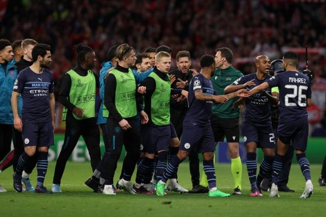 意超杯决赛战报：内雷斯双响，那不勒斯2-0博洛尼亚夺冠（意大利超级杯决赛：内雷斯梅开二度，那不勒斯2比0力克博洛尼亚捧杯）