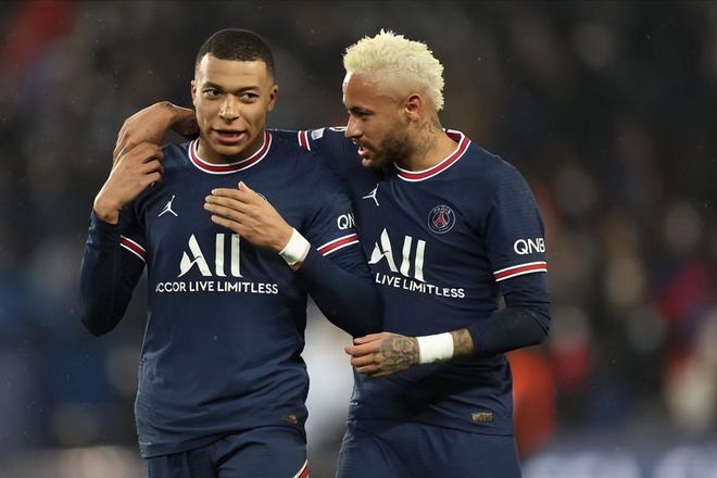 英媒：桑乔等4人将在曼联一线队回归后被下放至U21更衣室（英媒：桑乔等四人回归一线队后将被安排到U21更衣室）