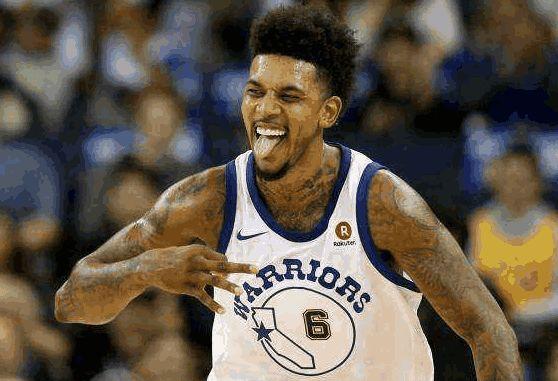 球员表情管理失控太搞笑（球员表情失控，笑翻全场）