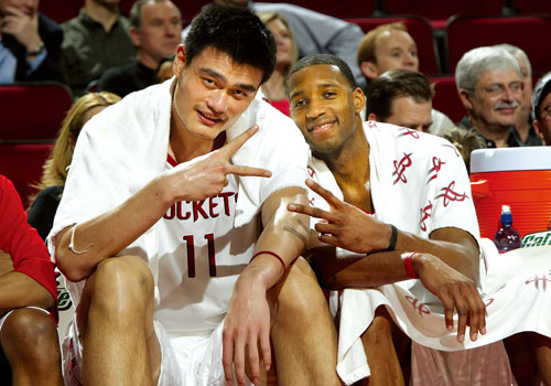 差距巨大！火箭篮板51-28领先，进攻篮板22-8（火箭篮板统治：总板51-28，进攻板22-8压制对手）