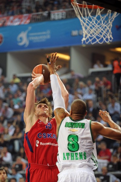 河南1-1云南，阿奇姆彭破门，史成龙送礼恩里克扳平（河南与云南1-1握手言和：阿奇姆彭先拔头筹，史成龙失误送礼，恩里克扳平）