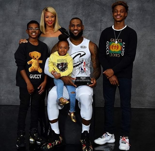 前国米助教：伊布是最难管的球员；阿德是个玻璃般脆弱的天才（前国米助教直言：伊布最难管理，阿德天才却脆如玻璃）