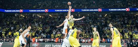 詹杜迎第44次交手！詹姆斯常规赛19胜10负&季后5胜9负（詹杜迎来第44次对决：詹姆斯常规赛19胜10负，季后赛5胜9负）