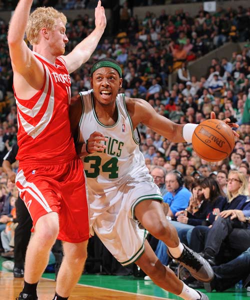 意甲风云再起！国际米兰4-0横扫科莫，齐沃战术大胜法布雷加斯夺榜首（意甲再起波澜：国米4-0击溃科莫，齐沃战术完胜法布雷加斯登顶榜首）