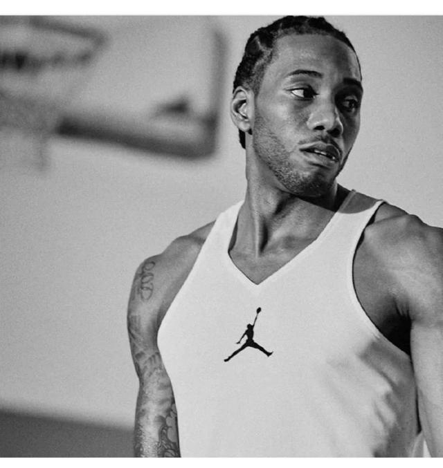 那一年他们风华正茂：李连杰和刘家良师傅相互模仿学习！（风华正盛那年：李连杰与刘家良师傅互学互鉴）