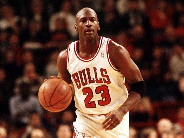 杨瀚森：埃迪是很好的球员 自己要和他学习大个子中锋怎么生存（杨瀚森：埃迪实力出众，我要向他请教大个中锋的生存之道）