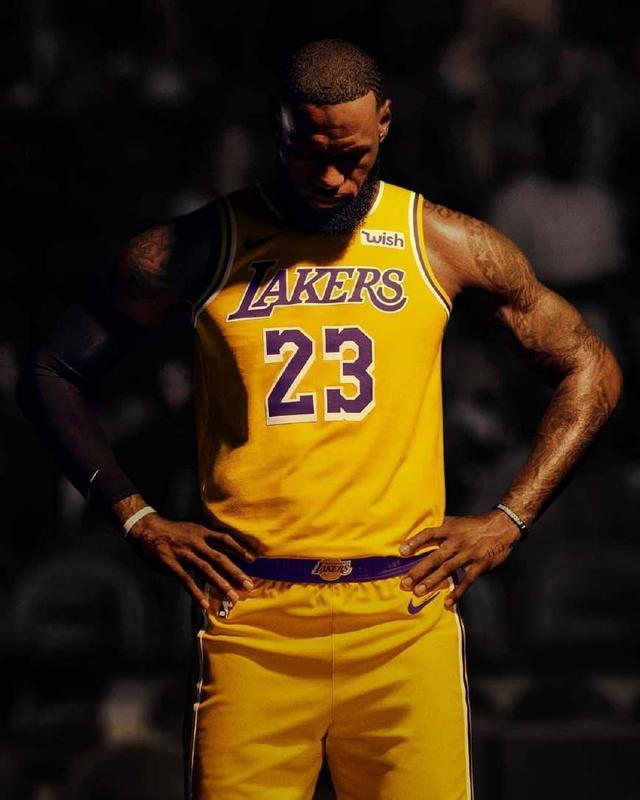 重返福地，赫拉芬贝赫在圣西罗球场两次获欧冠全场最佳球员（再临圣西罗，赫拉芬贝赫两度斩获欧冠全场最佳）